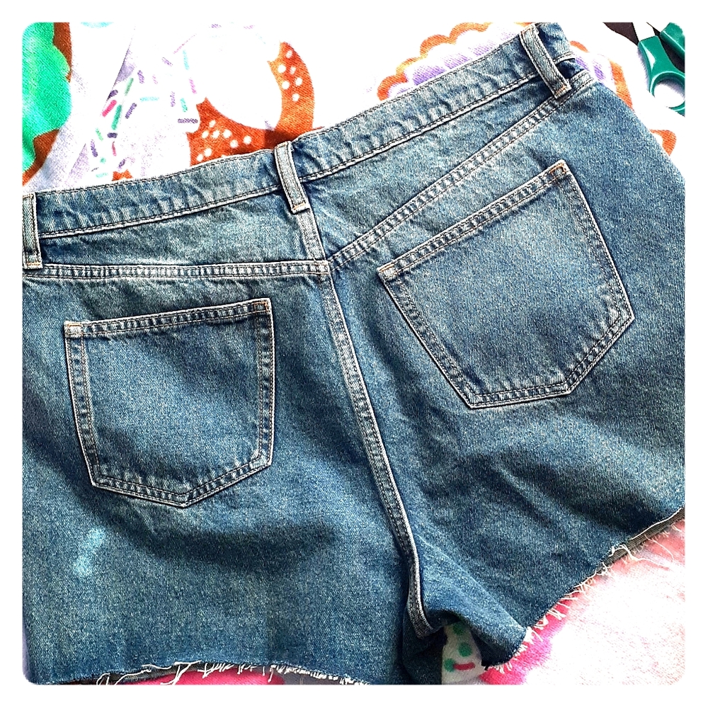 💙HIGH Waist VS PINK Jean Shorts sz 32 | 170/86A💙